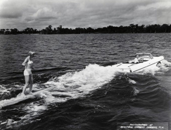 She: "You're flooding it!" motor meme