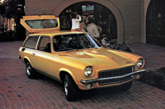 A young Justin Trudeau chugs his first Molson Canadian. motor meme